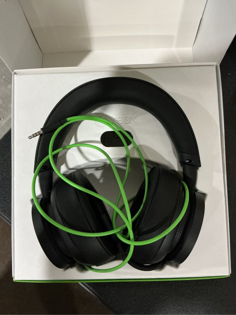 Condition photo showing New/Like New for working verified. xbox wired gaming stereo headset for xbox series x|s/xbox one