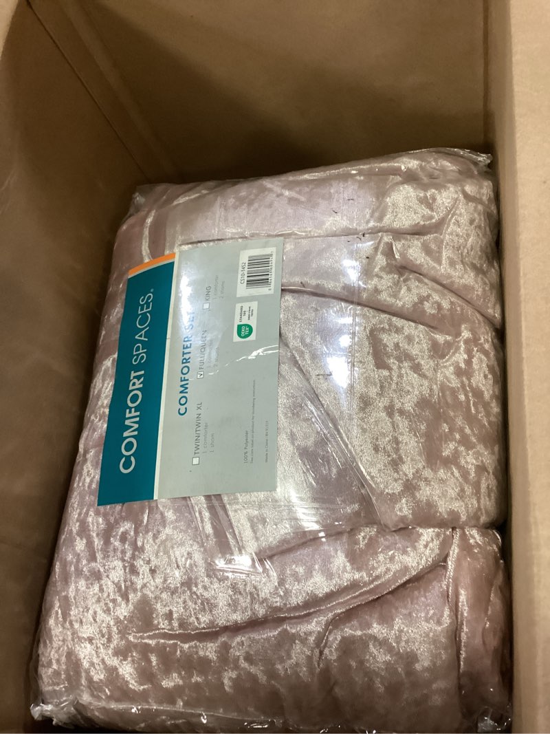 Condition photo showing Good Condition for Comfort Spaces Juliette Luxe Comforter Set Velvet Lush with Soft Brushed Microfiber Reverse, All Season Cozy Velvet Bedding Sets, Fluffy Comforter Bed Set, Matching Sham, Blush Full/Queen 3 Piece Blush Comforter Full/Queen