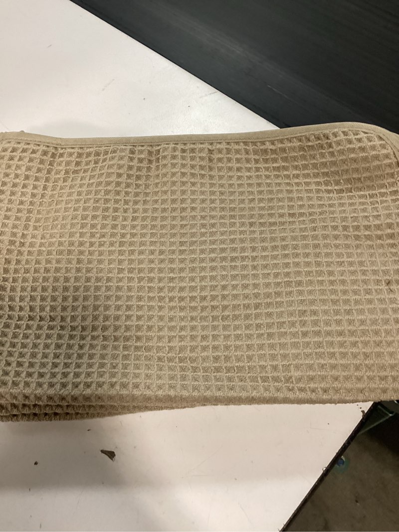 Condition photo showing New/Like New for madison park spa waffle 100% cotton luxurious towel set, premium texture waffle weave, highly absorbent, quick dry, hotel & spa quality wash clothes for bathroom, assorted sizes, natural 4 piece assorted sizes natural