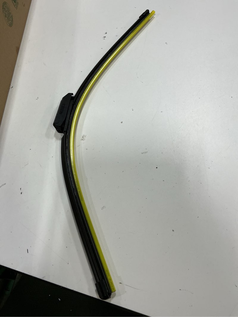 Condition photo showing As Is for rain-x silicone advantedge 22in wiper blade 830022z