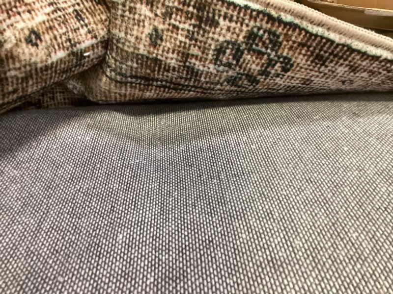 https://lotting-media.assets.bidfta.com/lotting_bed1ea41-77ad-4fb7-ab34-e4b86eb7ef98