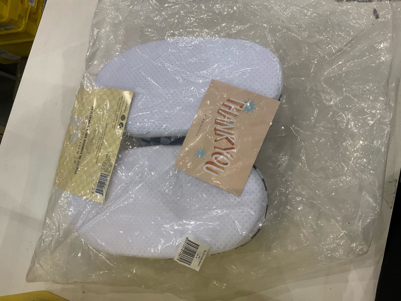 Condition photo showing New/Like New for Slippers-Checkerboard Pattern, size Us 5/12