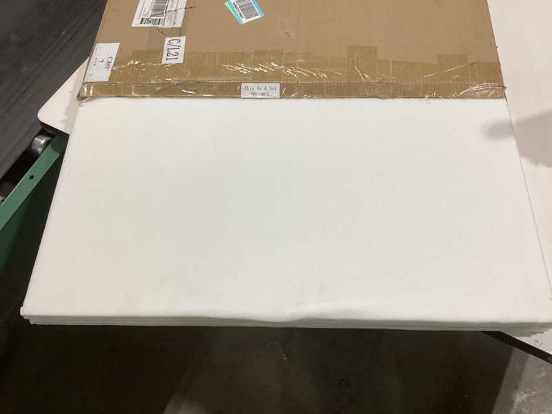 Condition photo showing Good Condition for BXI Quilt Design Wall, Thick Sturdy Flannel Quilters Design Board, 31.5 x 23.6 x 0.6 inches, 4 Pcs, Portable Quilting Wall Panels Hold Fabric Firmly, Sewing Quilting Supplies for Quilt Block Projects White L