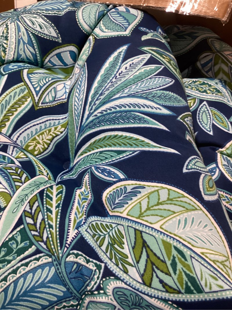 Condition photo showing Good Condition for 19-inch rounded back outdoor chair cushions (set of 2) (set of 2)