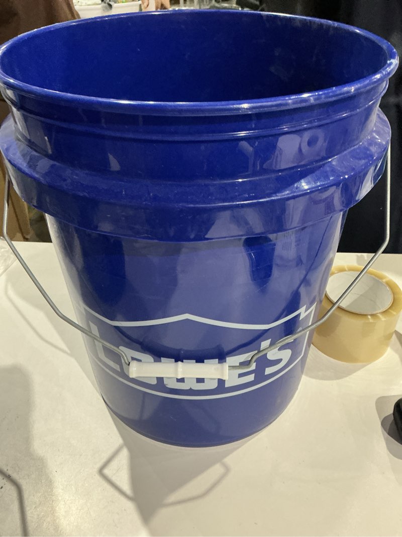 Condition photo showing Good Condition for lowe's 5-gallon plastic general bucket