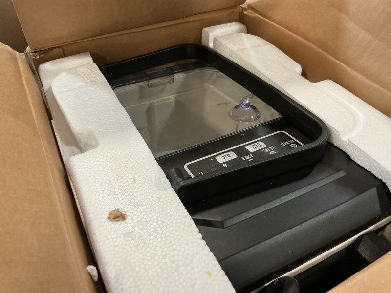 Condition photo showing Good Condition for silonn ice maker countertop, portable ice machine with carry handle, self-cleaning ice makers with basket and scoop, 9 cubes in 6 mins, 26 lbs per day, ideal for home, kitchen, camping, rv black 26 lbs