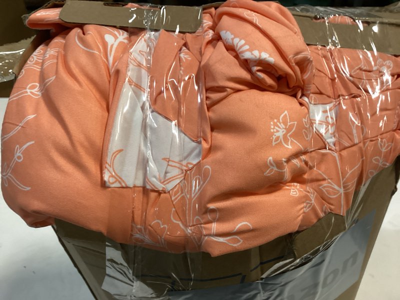 Condition photo showing Good Condition for Bedsure Queen Comforter Set - Coral Orange Bed Set, 3 Pieces Cute Floral Bedding, 1 Soft Reversible Botanical Flowers Comforter and 2 Pillow Shams Queen 19 - Coral Orange