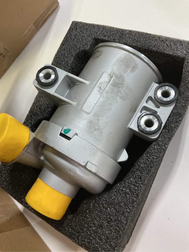 Condition photo showing Good Condition for 11517521584 electric engine water pump w/thermostat compatible with bmw x3 z4 x5 128i 323i 325i 328i 328i xdrive 328xi 330i 330xi 528i 528i xdrive 528xi 530i oe# 11517546994, 11517586924, 599-960 w/plastic thermostat