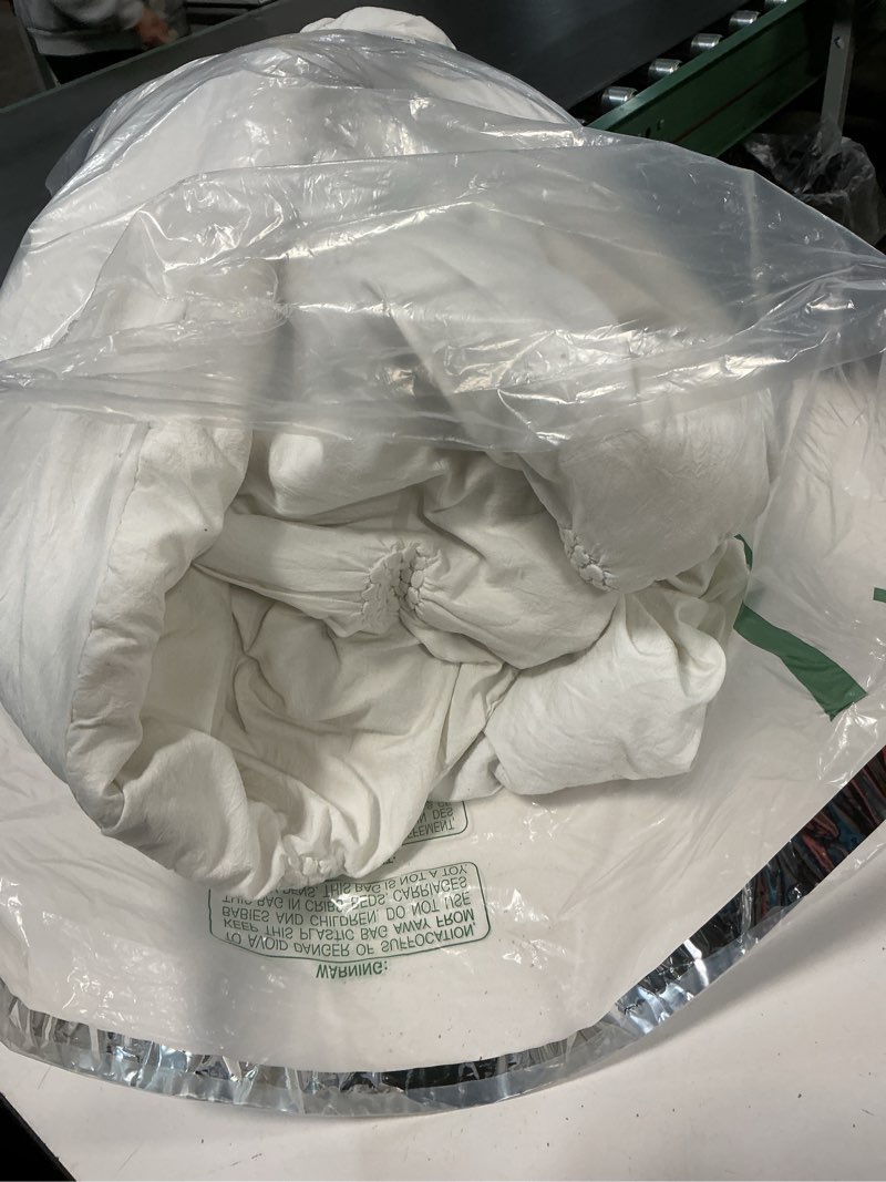 Condition photo showing As Is for UNIKOME King Size Comforter Set White - Ultra Soft Boho Pintuck Down Alternative Bedding Set for Winter, All Seasons, 3 Pieces Lightweight Warm Pinch Pleat Bed Set with Comforter, 2 Pillowcases 01 White King(104"x92")