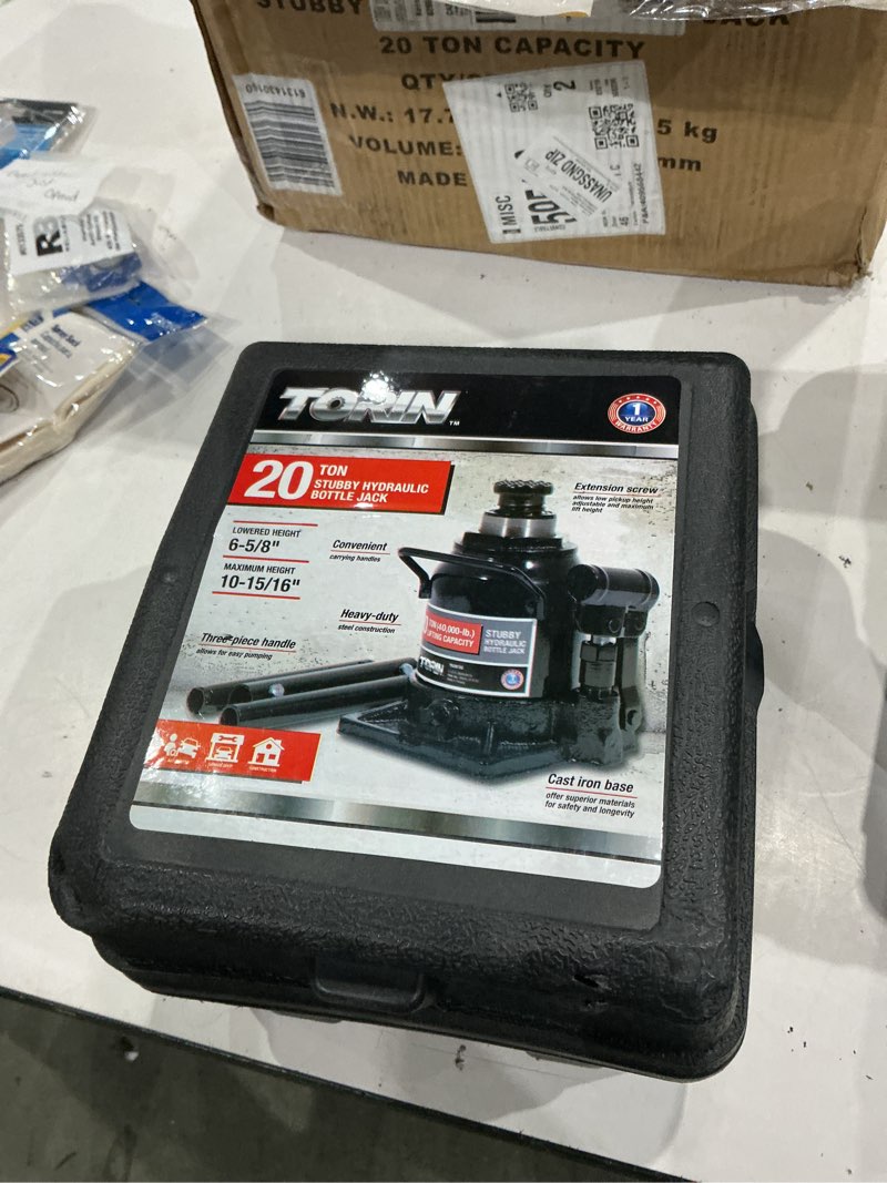 Condition photo showing Good Condition for torin black 20-ton steel hydraulic bottle jack
