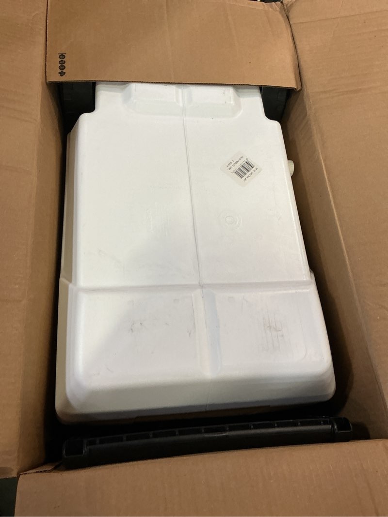 Condition photo showing Good Condition for igloo latitude 137 cans 90 quart rolling cooler - white