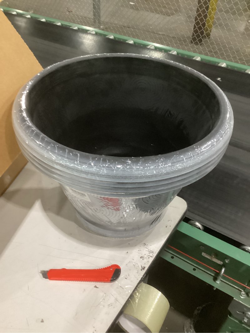 Condition photo showing New/Like New for 16 inch large planter pot for plants indoor outdoor, 4 pack plastic flower pots with drainage hole & tray, modern decorative garden pot with saucer, plant container for house