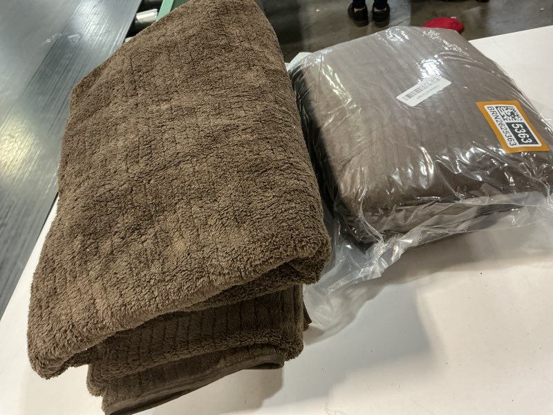 Condition photo showing Good Condition for Lunoku Bath Towels Set of 4 Extra Large 35 x 70 Inches,Luxury Thick High Absorbent and Quick Dry Bat