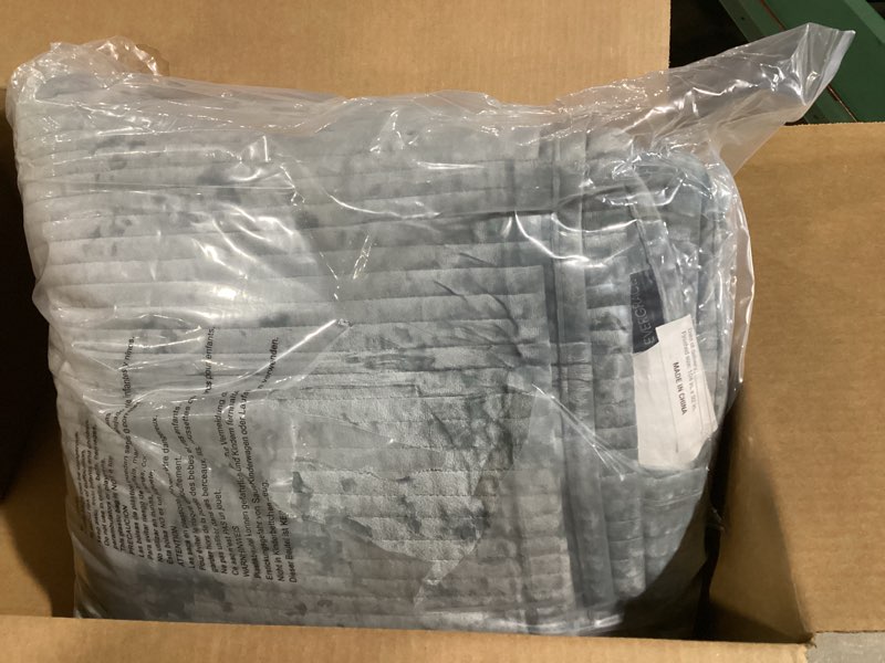 Condition photo showing Good Condition for (simular to) evergrace x kinsey walsh cross stitch pre-washed cotton quilt bedding set king size, oversized 3 pieces lightweight bedspread coverlet for all season, with 2 matching shams, dusty blue, 108\"x96\" king/cal king (108\" x 96\") dusty blue