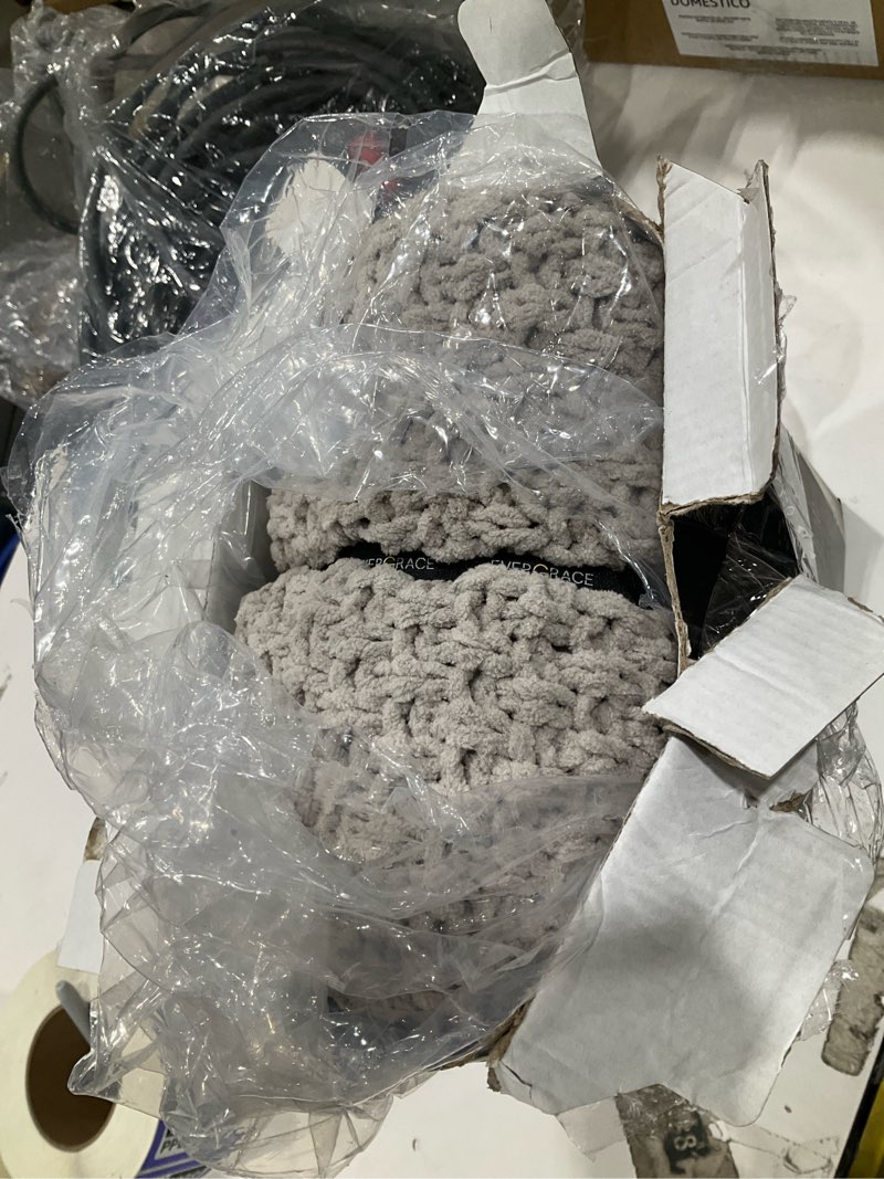 Condition photo showing Good Condition for evergracehome chunky chenille knit throw blanket for couch, soft luxurious moss stitch blankets for bed, cozy decorative farmhouse knitted throws for sofa, warm gray, 50" x 60" warm gray 50" x 60"