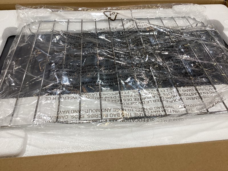 Condition photo showing New/Like New for BLACK+DECKER Extra Wide 8-Slice Toaster Oven  Stainless Steel  TO3250XSB