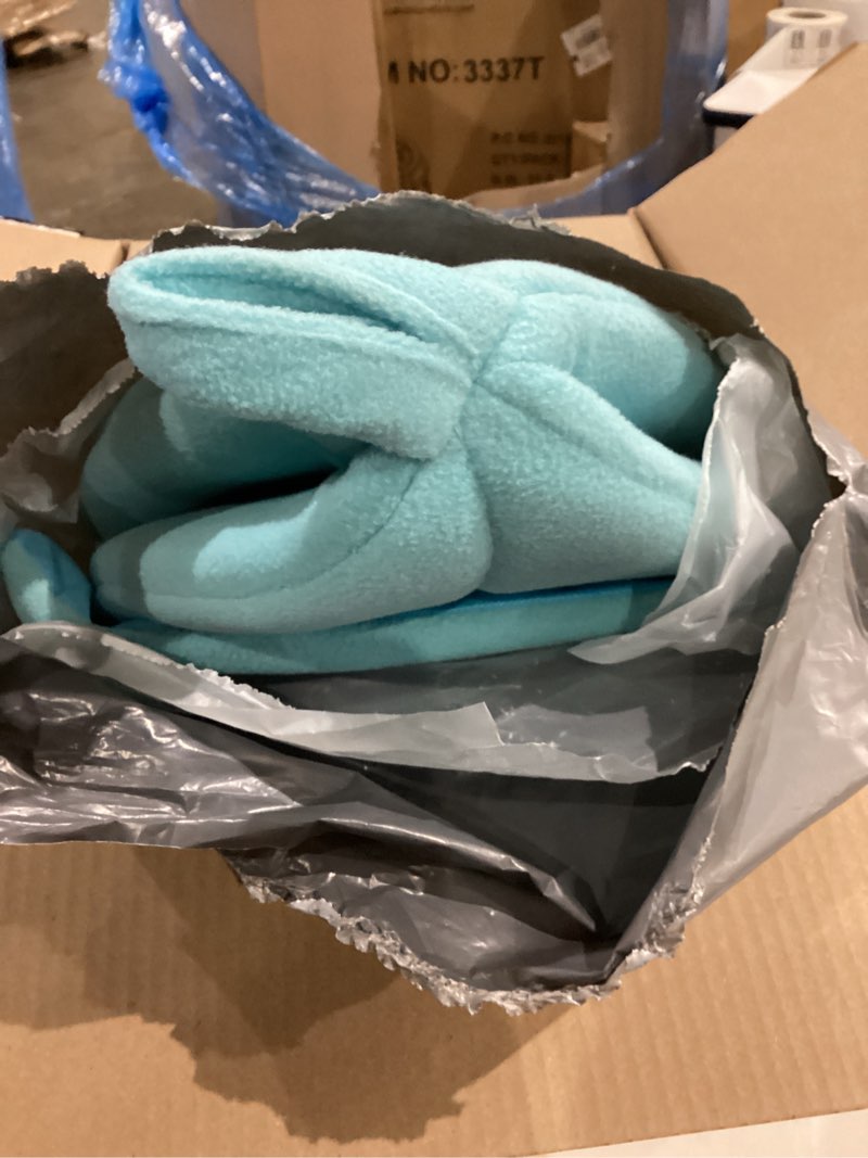 Condition photo showing Good Condition for cat house indoor cat bed with removable foam cushion, plush cat tent bed for small pets, comfortable cozy hideaway for cats, kittens, rabbits, guinea pigs, ferrets, hedgehogs, by petmaker (blue)