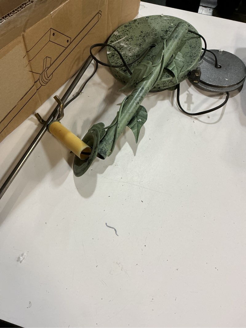 Condition photo showing As Is for ( only 1)Whimsical 90s Vintage Tall Green Toleware-Style Leaf Metal Table Lamp