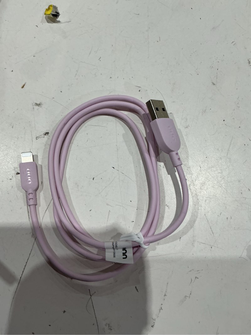 Condition photo showing Good Condition for onn 3' lightning to usb charging and data cable, pink