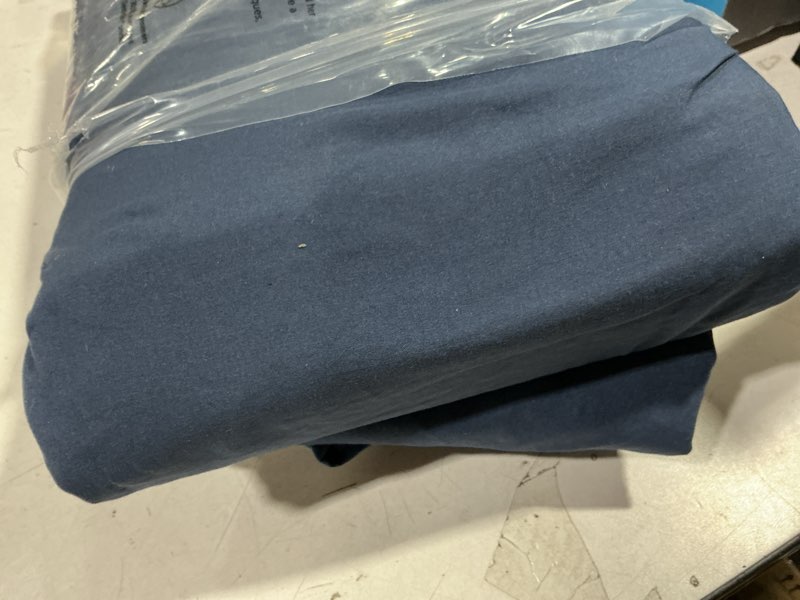 Condition photo showing Good Condition for Bedsure Navy Oversized King Duvet Cover - 3 Pieces Prewashed Cotton-Like Polyester Extra Soft Bedding Set, Includes 1 Duvet Cover 120x98 Inches with Zipper Closure & 2 Pillow Shams, No Comforter 05 - Navy (No Comforter) Oversized King (120" x 98")