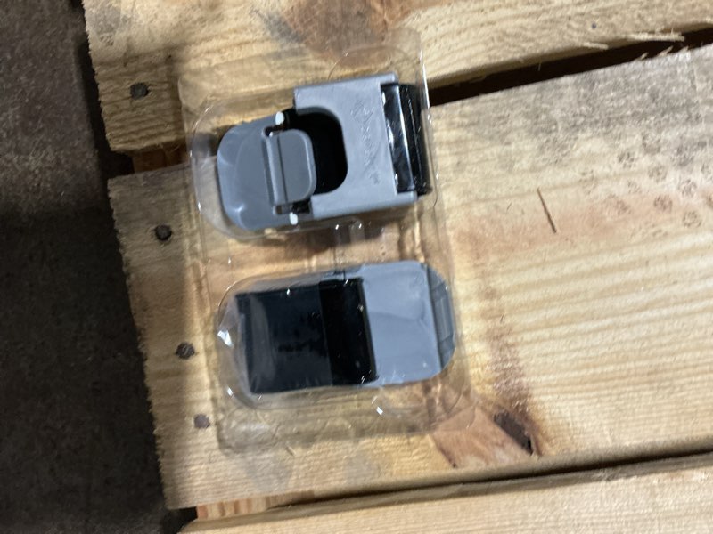 Condition photo showing Good Condition for color varies safety 1?? multi-purpose appliance lock (2pk)  black