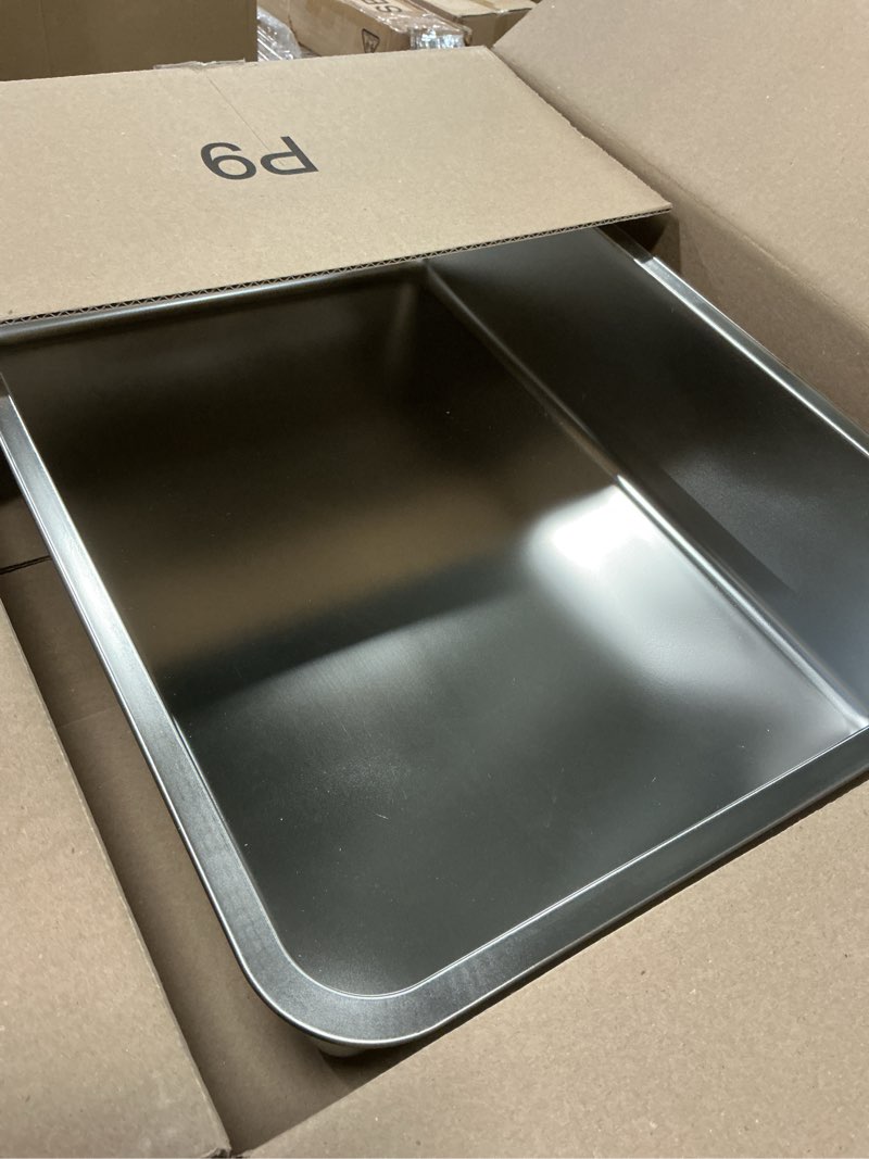 Condition photo showing Good Condition for Stainless Steel Litter Box, 28" X 20" X 6" Steel Litter Box XXL No Smell, Extra Large Metal Litterbox for Big Cat, Multiple Cats, Non Stick, Easy Cleaning XXXL(27.6"x19.7"x6")