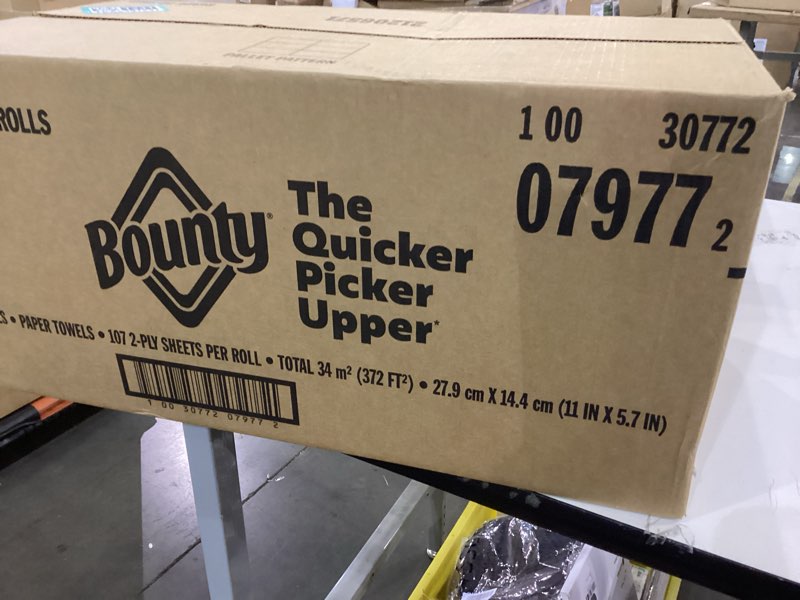 Condition photo showing New/Like New for Bounty 8 rolls paper towels
