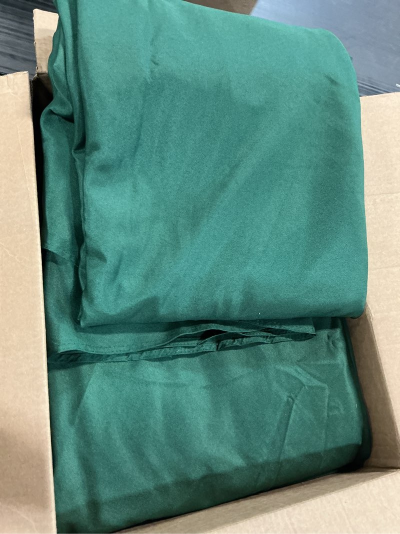 Condition photo showing Good Condition for Fitable 6 Pack Hunter Green Round Tablecloths - 120 Inches Round - Wrinkle and Stain Resistant Fabric Table Clothes, Washable Polyester Table Covers for Wedding Christmas Party Banquet Formal Events Hunter Green 120 In Round, 6 Pack