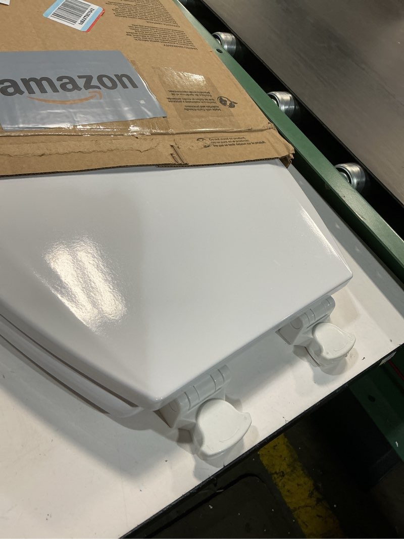 Condition photo showing As Is for BEMIS 500EC 390 Toilet Seat with Easy Clean & Change Hinges, 1 Pack Round, Cotton White