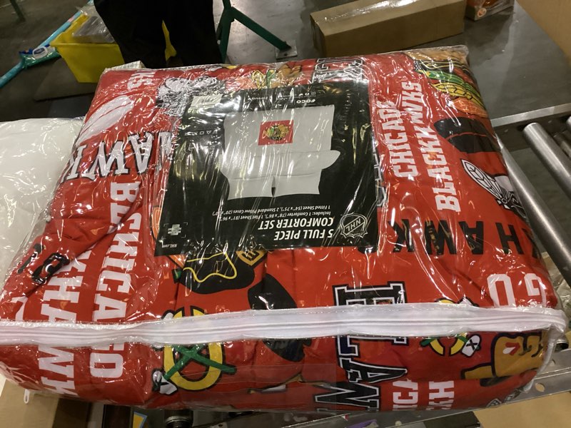Condition photo showing New/Like New for FOCO Chicago Blackhawks NHL Team Color Bed in a Bag Comforter Bedding 5 Piece Set - Full