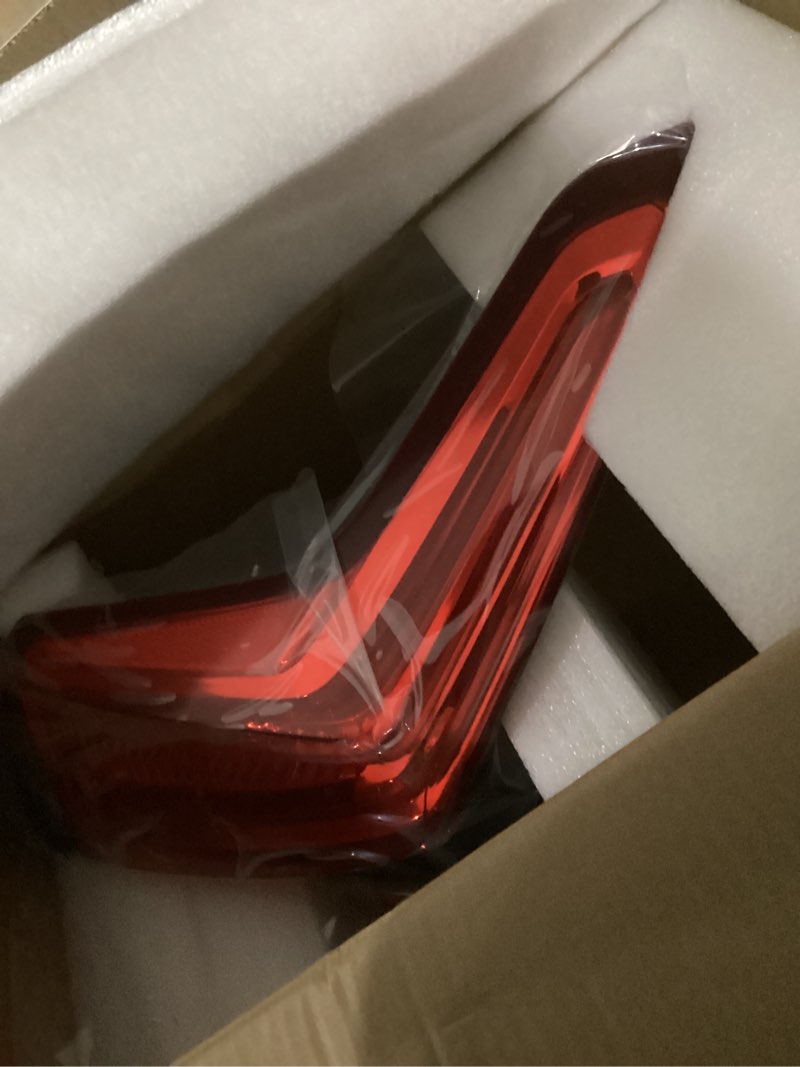 Condition photo showing New/Like New for WFLNHB Left Side Tail Light Assembly Replacement for 2017-2021 Cadillac XT5 Driver Side Rear Brake Lamp