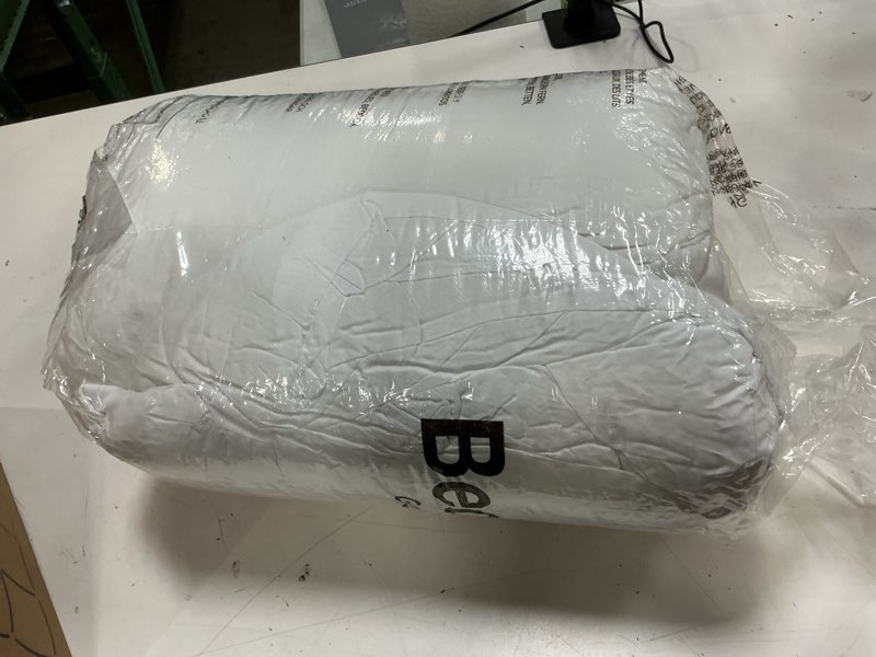 Condition photo showing New/Like New for Bedsure Comforter Duvet Insert - Quilted Comforters King Size, All Season Duvet, GentleSoft Down Alternative Bedding Blanket, with 8 Tabs, Gifts for Women/Men, White, King 90 x 102 Inches White King