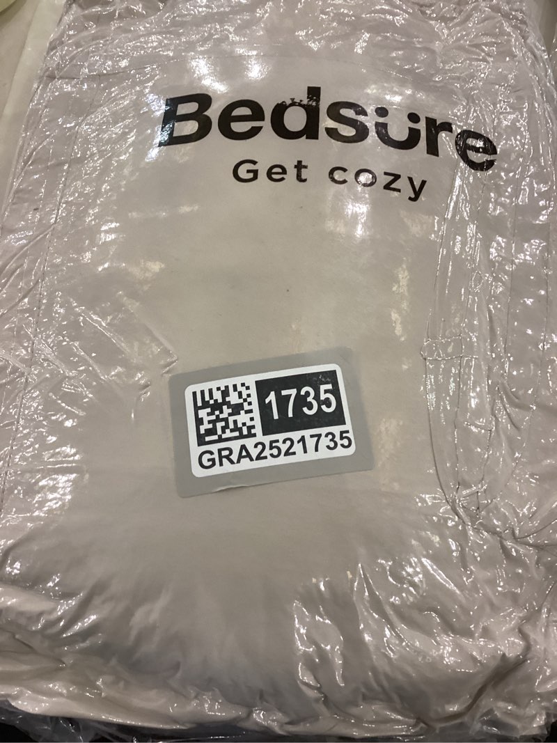Condition photo showing Good Condition for Comforter Set Bedsüre Get cozy Beige