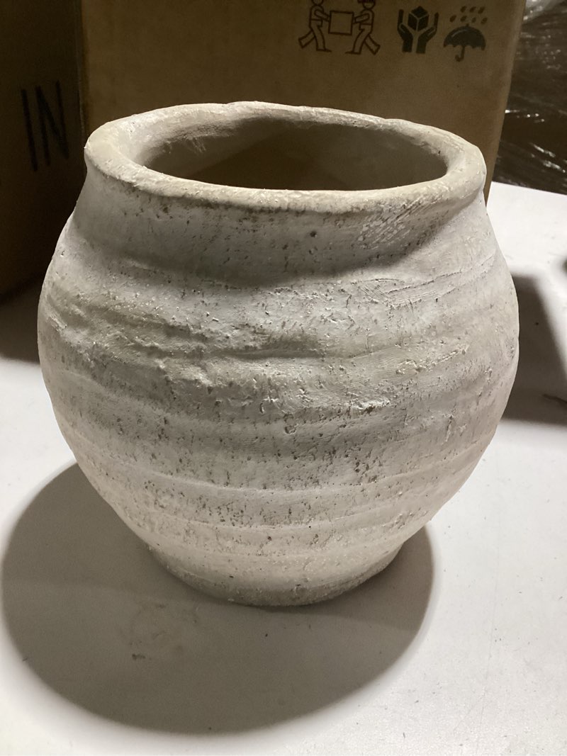 Condition photo showing Good Condition for Briful 6.1'' Large Ceramic Rustic Vase Shabby Vintage Textured Vase, 4.72'' Wide Mouth Pampas Jar Vases Pottery for Fake Flowers Branches, Farmhouse Home Décor, Weddings Shelf Table Decor, Cream White
