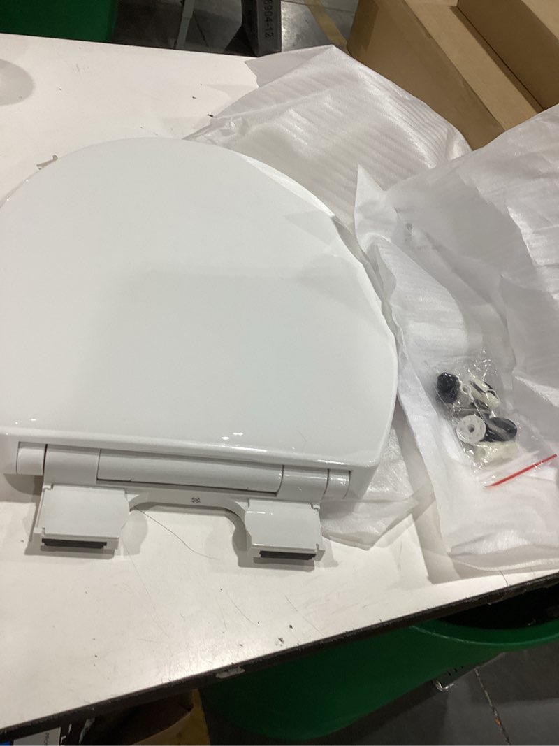 Condition photo showing Good Condition for 1m family toilet seat, patented slow close & quick releasing technology, anti-wiggling, easy to install and clean, standard round with toddler seat built in (2 pieces) 2 round with toddler seat built in