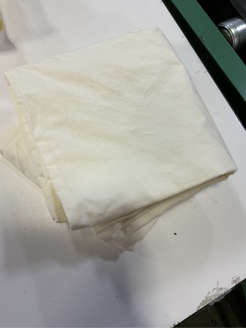 Condition photo showing Good Condition for quince polypropylene non woven fabric for pillow covers size 20x26