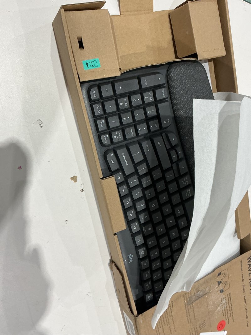 Condition photo showing Good Condition for logitech wave keys mk670 combo, wireless ergonomic keyboard with signature m550 l wireless mouse, comfortable natural typing, bluetooth, logi bolt, for multi-os, windows/mac - graphite graphite combo