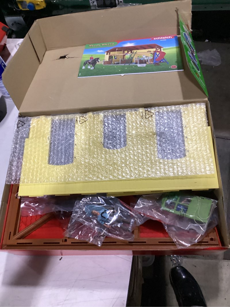 Condition photo showing Good Condition for schleich horse stable horse stable playset classic edition
