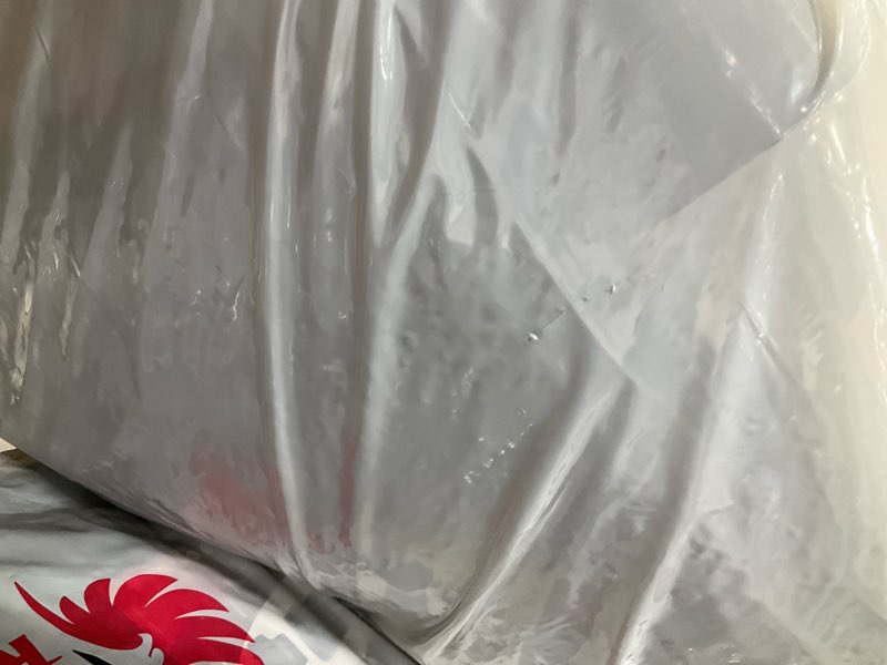 Condition photo showing New/Like New for Car mat