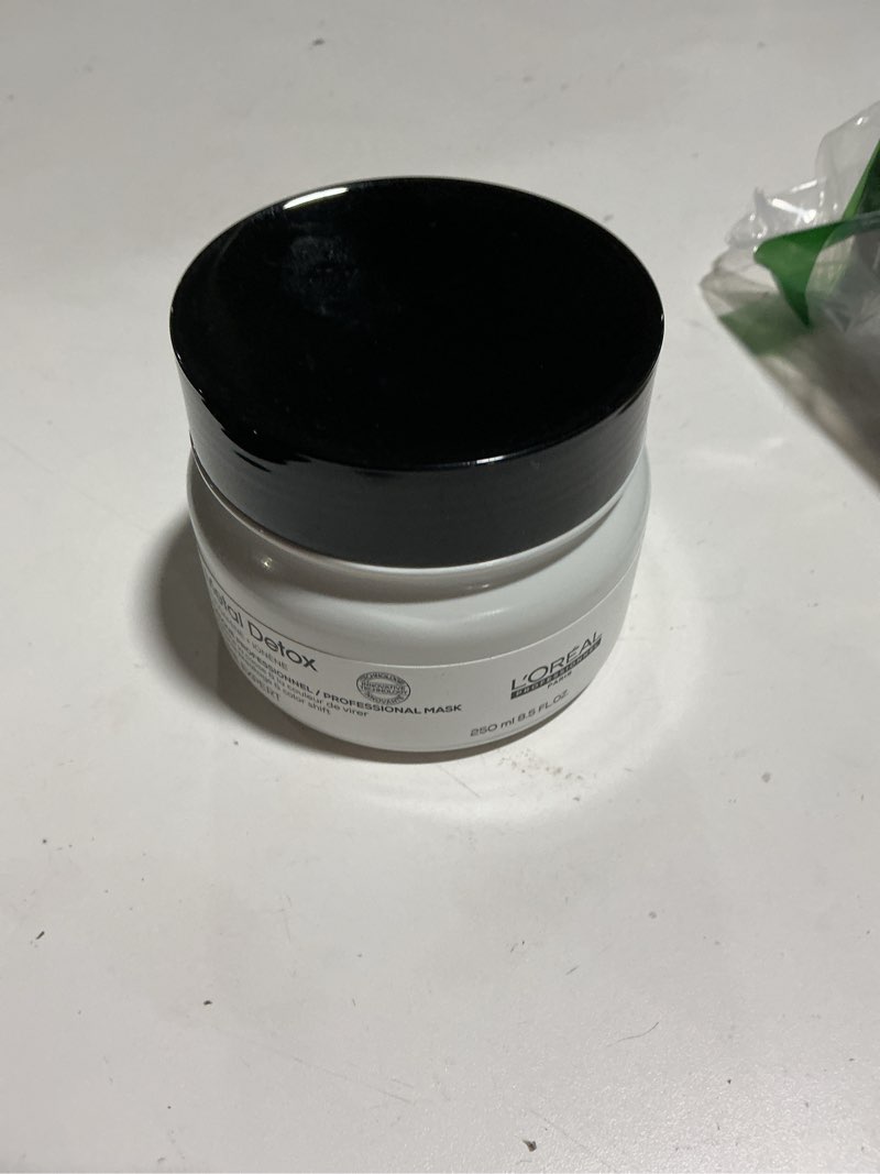 Condition photo showing Good Condition for l’oreal professionnel metal detox hair mask - sulfate-free deep conditioner & treatment for dry or damaged & all hair types, prolongs hair color, prevents damage & adds softness 8.5 fl oz (pack of 1)
