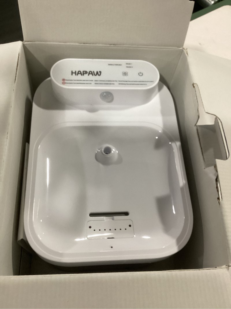 Condition photo showing New/Like New for cat water fountain