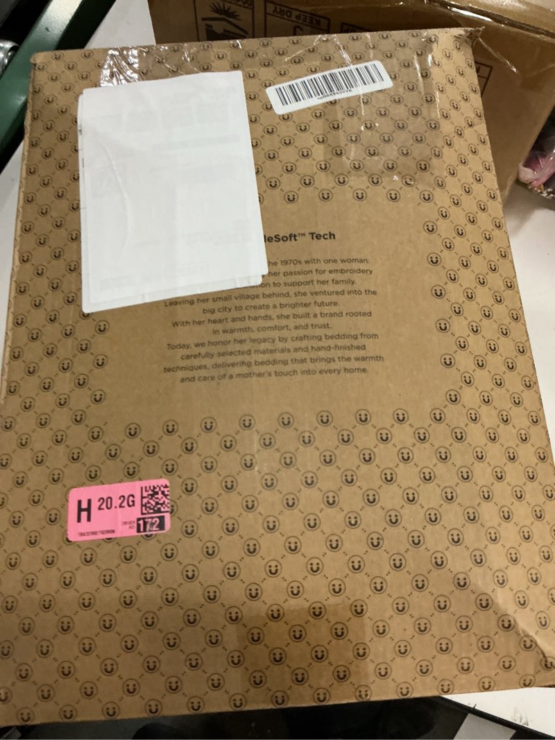 Condition photo showing Good Condition for bedsure full comforter set - dark grey bed set, 3 pieces cute floral bedding, 1 soft reversible botanical flowers comforter and 2 pillow shams full 05 - dark grey