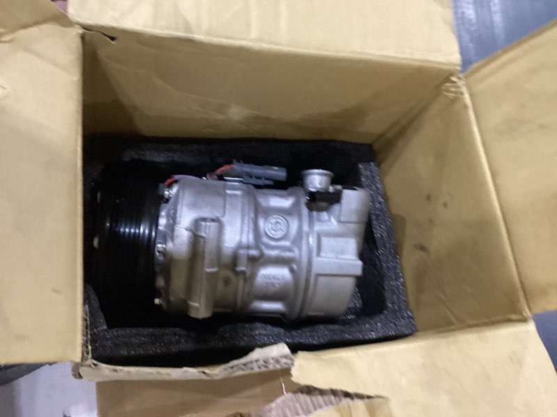 Condition photo showing New/Like New for ac compressor with a/c clutch compatible with 2011 chevrolet cruze 1.4l 13335248 13346489