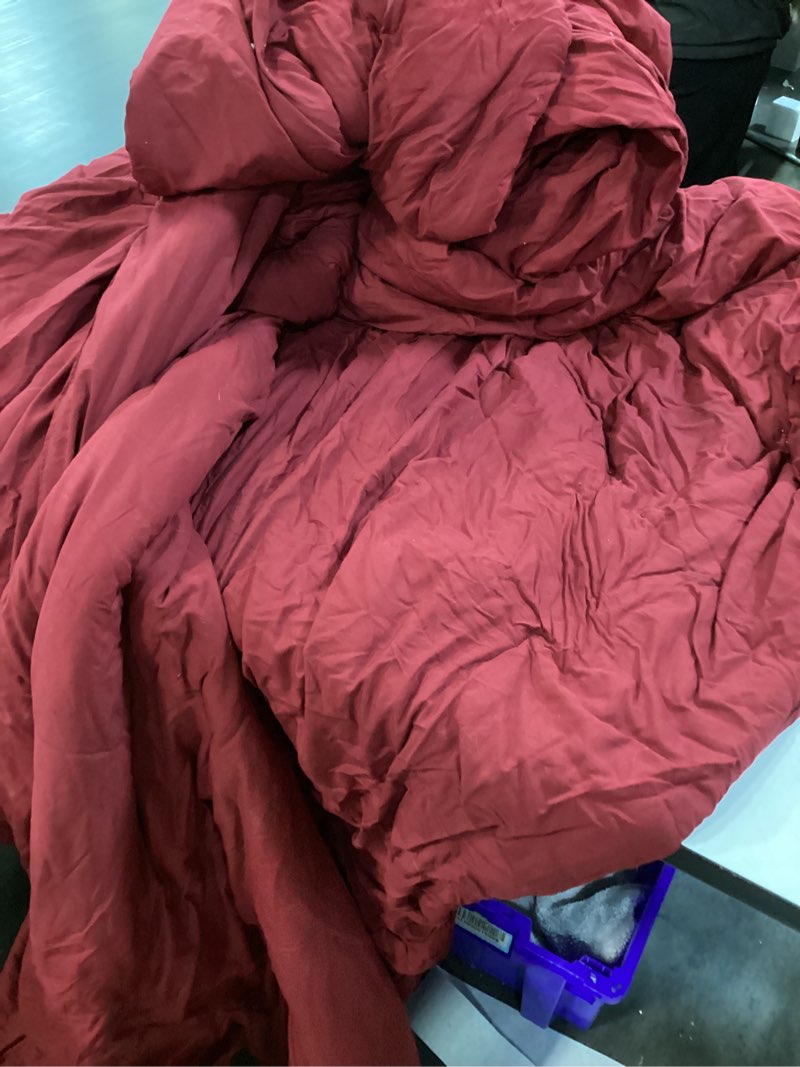 Condition photo showing As Is for ( similar photo) Bedsure Queen Comforter Set - 1 Pieces Burgundy Queen Bedding Set for All Seasons, Boho Contrasting Design Bed in a Bag with Comforter, Sheets, Pillowcases & Shams 12 - Burgundy/Roan Rouge Queen