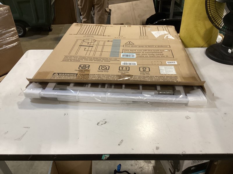 Condition photo showing Good Condition for innotruth 28.9-42.1" wide baby gate for stairs & doorways, 30" tall pressure mounted dog gates for stairs expandable one-hand open, easy step walk through dual lock metal pet gates for dogs, white white 28.9-42.1" w x 30" h