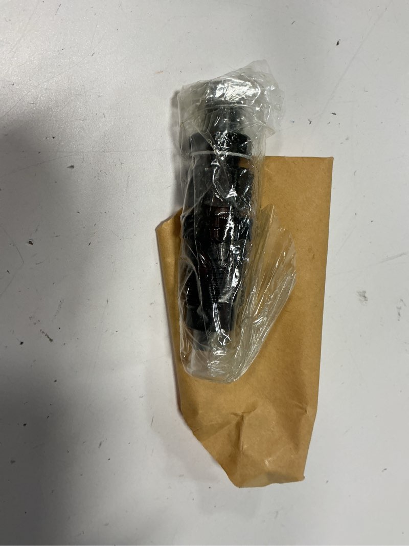 Condition photo showing As Is for (incomplete )4m40 4m40t 4pcs diesel fuel injectors nozzle me731687 fits for mitsubishi delica spacegear pajero 42.8l v26 v46 pd8w pe8w pf8w l200 2.8td replace oe me201844 9430610435