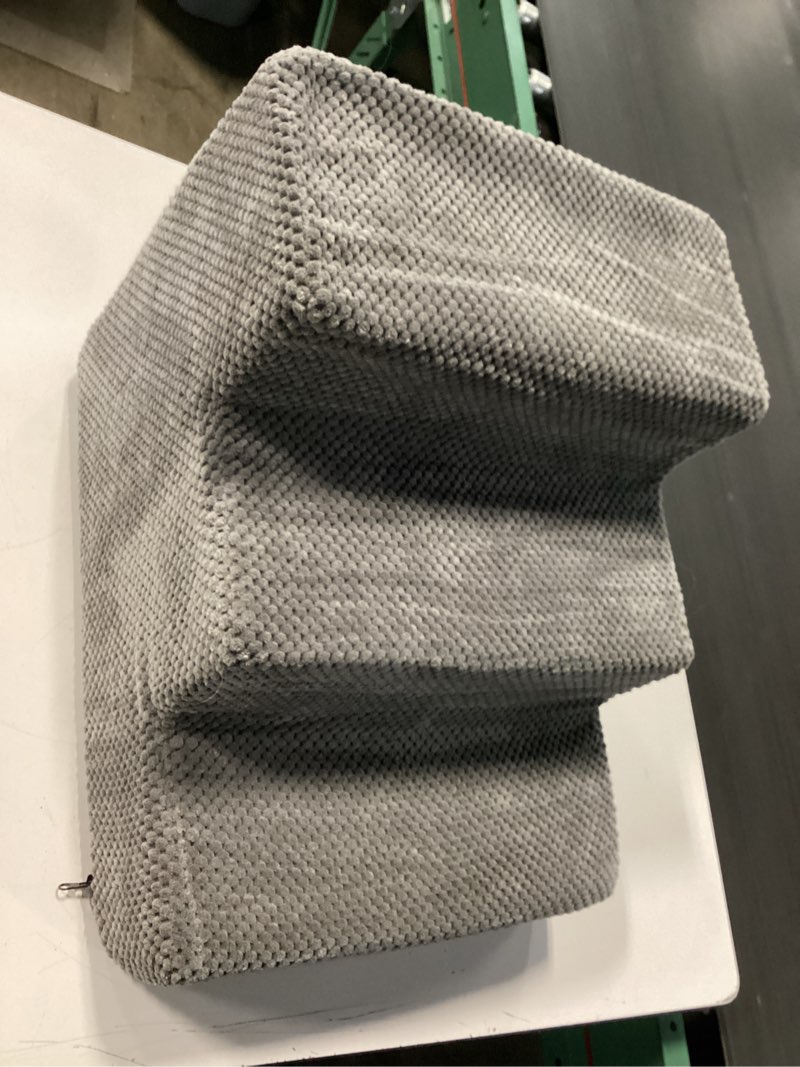 Condition photo showing Good Condition for aodisman dog stairs for small dogs, 3-step non-slip pet stairs for couch sofa and chair, dog bed stairs for puppy, older cat,grey,13.6" h grey 3 13.6"h