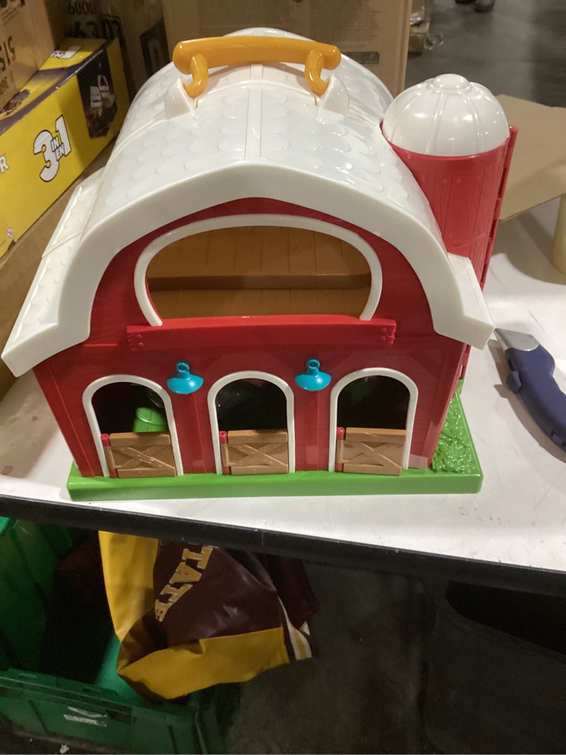 Condition photo showing Good Condition for Battat– Big Red Barn, Animal Farm Playset – Learning Toy for Toddlers, 18M Plus, 13.5" x 9"x 12" Barn Playset
