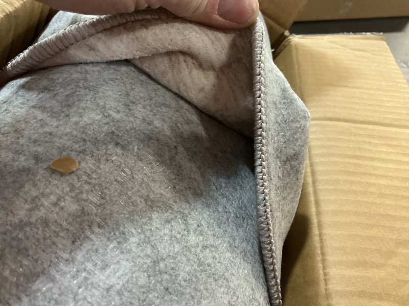 Condition photo showing Good Condition for Valenrug Washable Round Area Rugs 8x8 - Stain Resistant 8ft Round Rugs for Living Room, Non Slip Backing Printed Rugs for Bedroom, Folable Machine Washable Area Rug (8ft, Beige) 01-beige 8ft (Round)