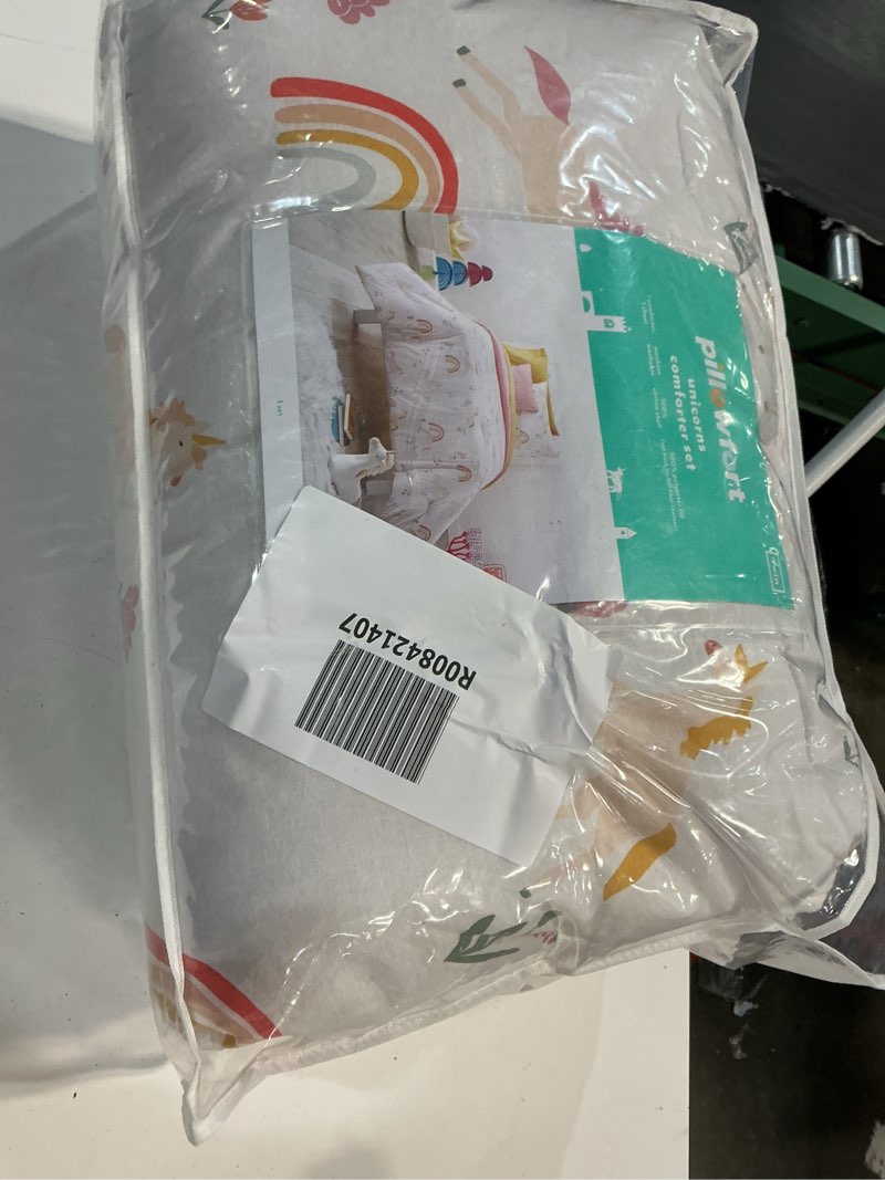 Condition photo showing Good Condition for twin unicorn kids' comforter set - pillowfort™